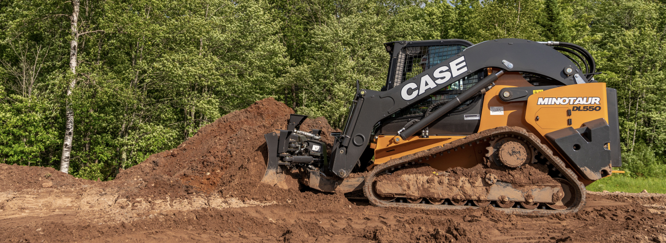 CASE Minotaur™ Compact Dozer Loader